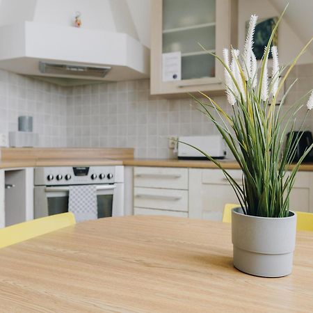 Dream Stay - Art Gallery Family Apartment With 2 Bathrooms Tallinn Bagian luar foto
